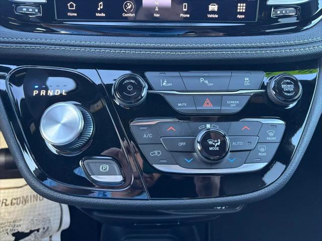 2023 Chrysler Pacifica Hybrid Touring L