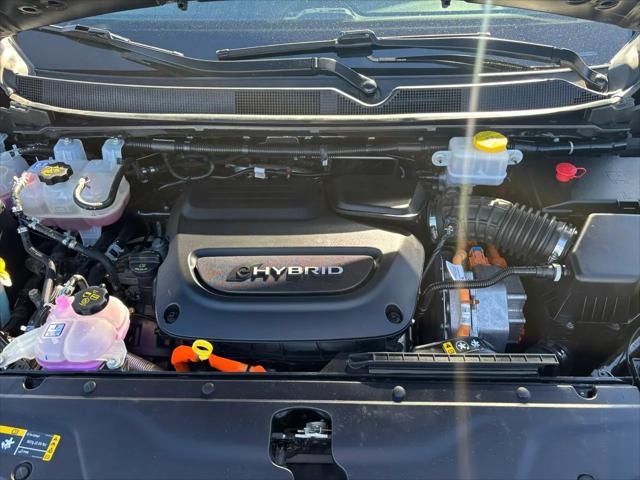 2023 Chrysler Pacifica Hybrid Touring L