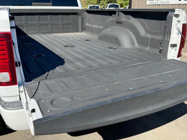 2018 Ram 3500 Laramie Crew Cab 4x4 8 Box