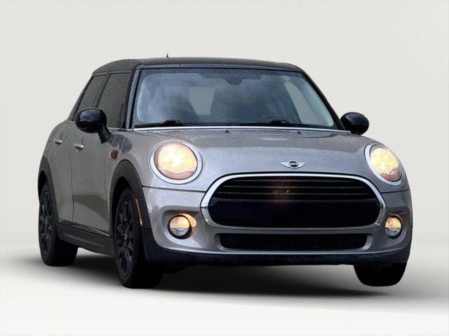 2017 MINI Hardtop Cooper