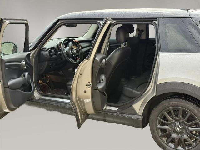 2017 MINI Hardtop Cooper
