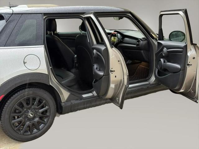 2017 MINI Hardtop Cooper