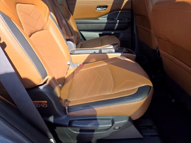 2023 Nissan Pathfinder Platinum 4WD