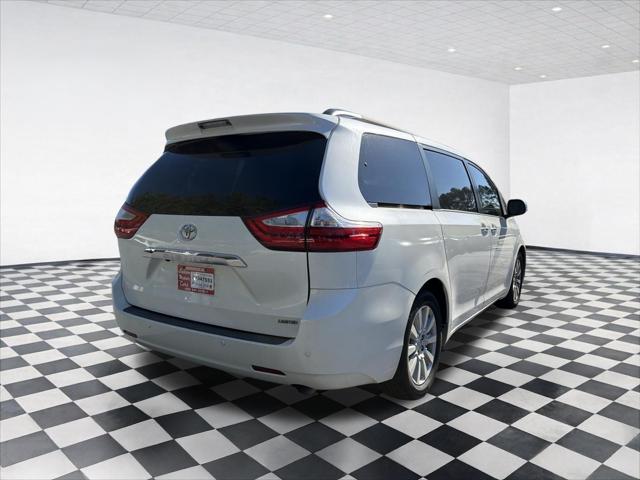 2017 Toyota Sienna Limited 7 Passenger