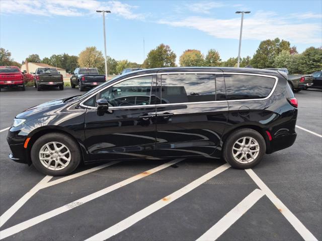 2025 Chrysler Pacifica Select for sale in Salem, OH