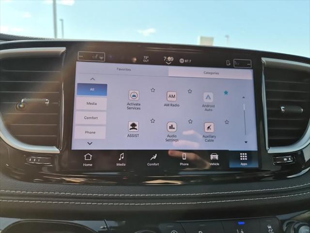 2025 Chrysler Pacifica Select
