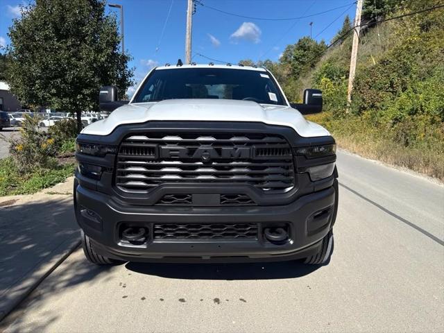 2026 RAM Ram 5500 Chassis Cab RAM 5500 TRADESMAN CHASSIS CREW CAB 4X4 60 CA 2026 RAM Ram 5500 Chassis Cab RAM 5500 TRADESMAN CHASSIS CREW CAB 4X4 60 CA