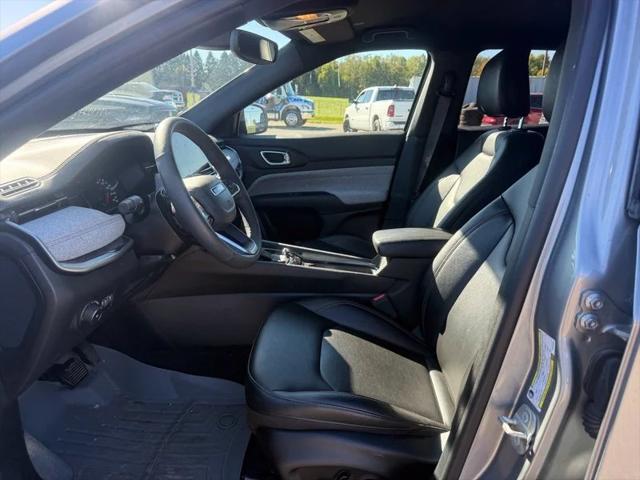 2023 Jeep Compass Latitude Lux FWD
