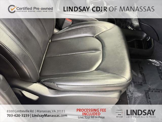 2025 Chrysler Pacifica Select