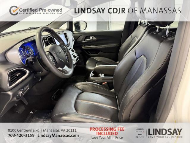 2025 Chrysler Pacifica Select