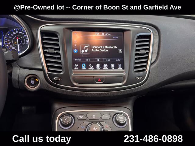 2015 Chrysler 200 Limited