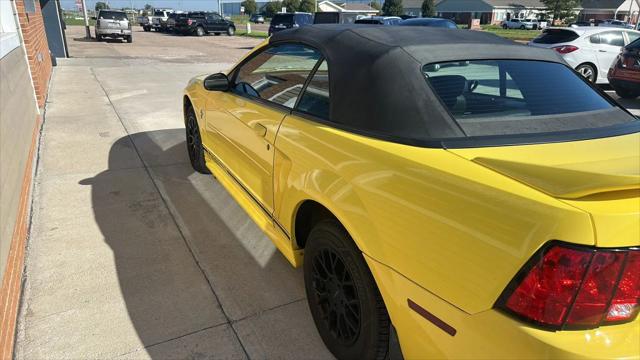 2001 Ford Mustang Premium Convertible 2D