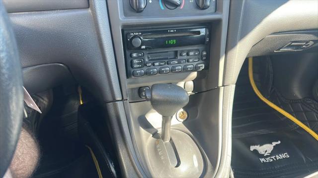 2001 Ford Mustang Premium Convertible 2D