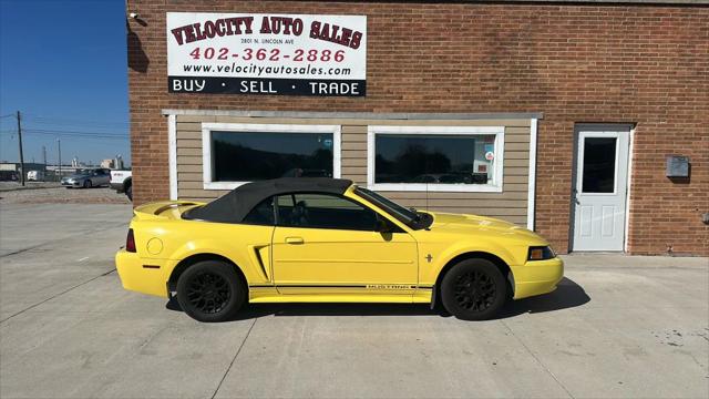 2001 Ford Mustang Premium Convertible 2D