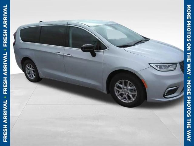 2024 Chrysler Pacifica Touring L for sale in Davenport, IA