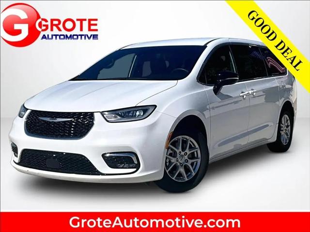 2025 Chrysler Pacifica Select for sale in Elkhart, IN