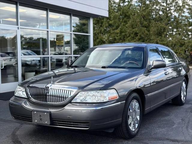 2004 Lincoln Town Car Ultimate for sale in Utica, MI
