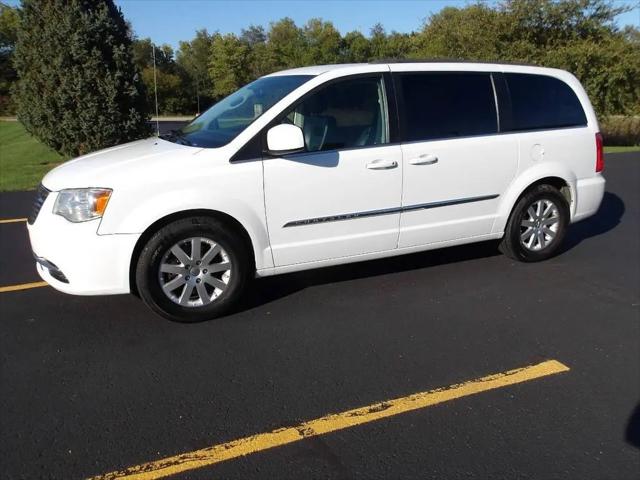 2016 Chrysler Town & Country Touring for sale in Tremont, IL