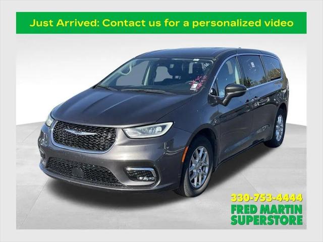 2023 Chrysler Pacifica Touring L for sale in Norton, OH