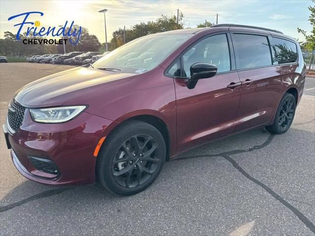 2023 Chrysler Pacifica Limited AWD for sale in Fridley, MN