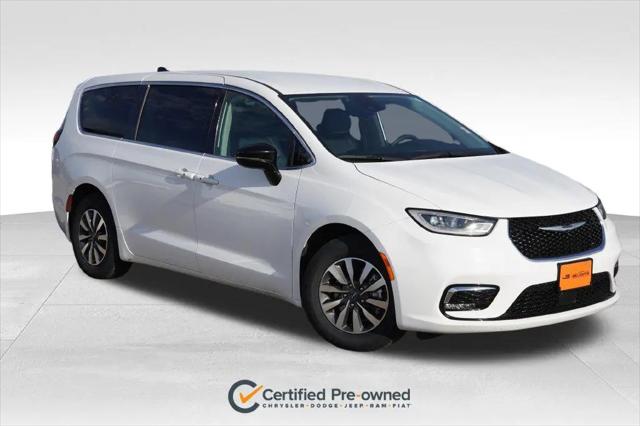 2024 Chrysler Pacifica Hybrid Select for sale in New Prague, MN