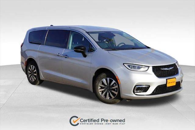 2024 Chrysler Pacifica Hybrid Select for sale in New Prague, MN