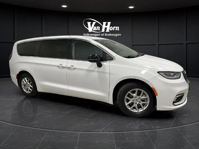 2024 Chrysler Pacifica Touring L for sale in Sheboygan, WI