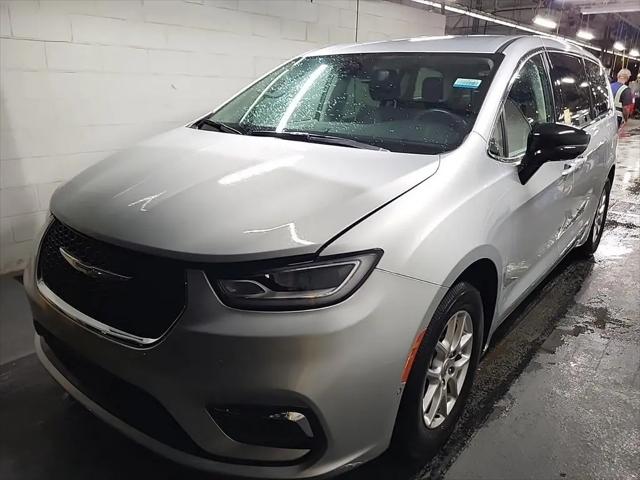 2024 Chrysler Pacifica Touring L for sale in Battle Creek, MI