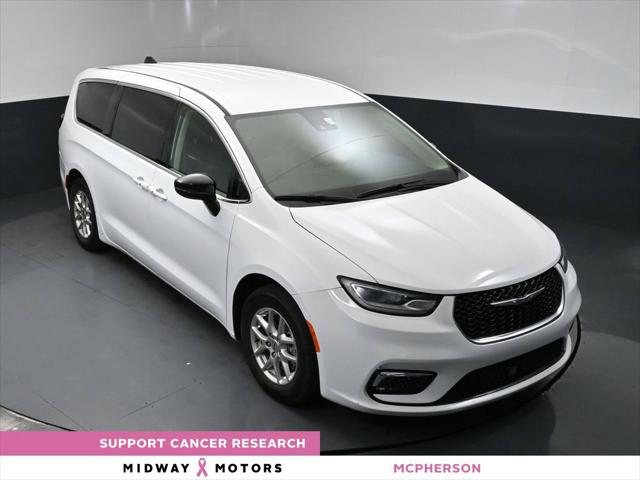2024 Chrysler Pacifica Touring L for sale in McPherson, KS