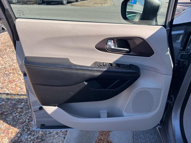 2021 Chrysler Voyager LXI
