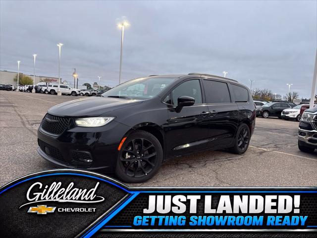 2025 Chrysler Pacifica Limited for sale in St. Cloud, MN