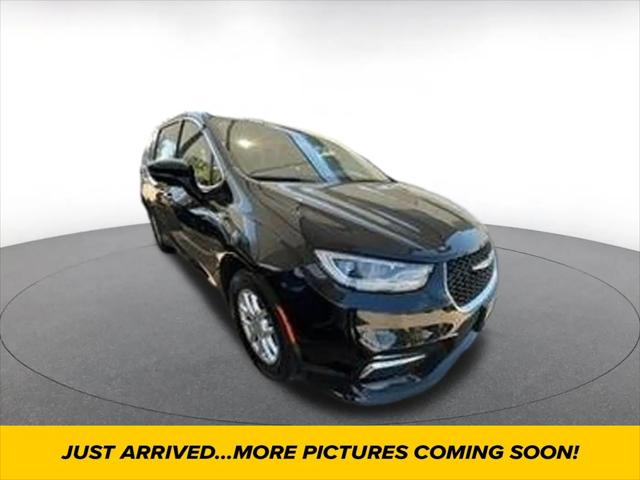 2025 Chrysler Pacifica Select for sale in Bedford, TX