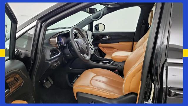2023 Chrysler Pacifica Hybrid Pinnacle