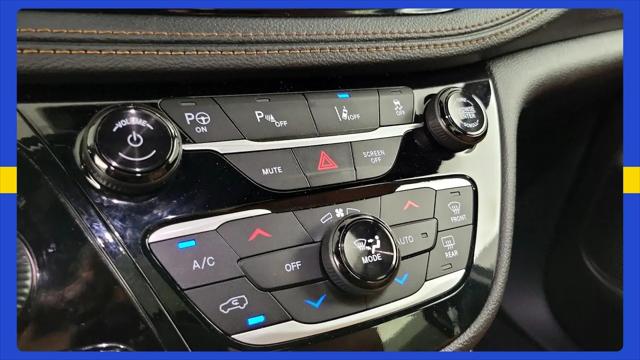 2023 Chrysler Pacifica Hybrid Pinnacle