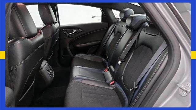 2016 Chrysler 200 S