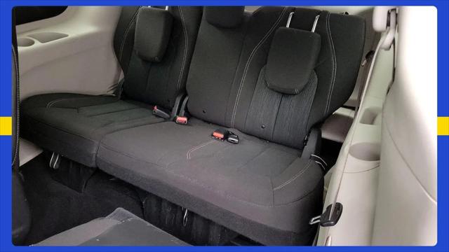 2021 Chrysler Voyager LX
