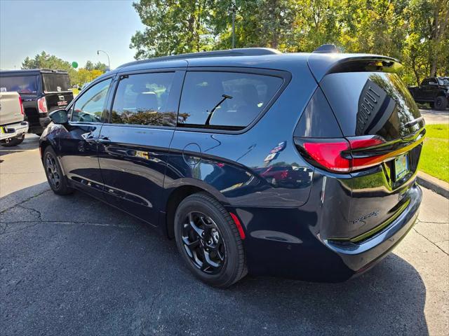 2024 Chrysler Pacifica Hybrid Premium S Appearance Pkg