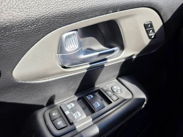 2024 Chrysler Pacifica Hybrid Premium S Appearance Pkg