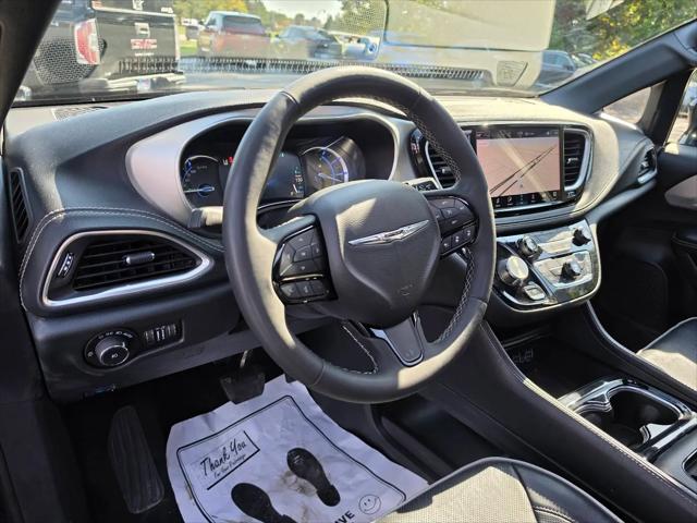 2024 Chrysler Pacifica Hybrid Premium S Appearance Pkg