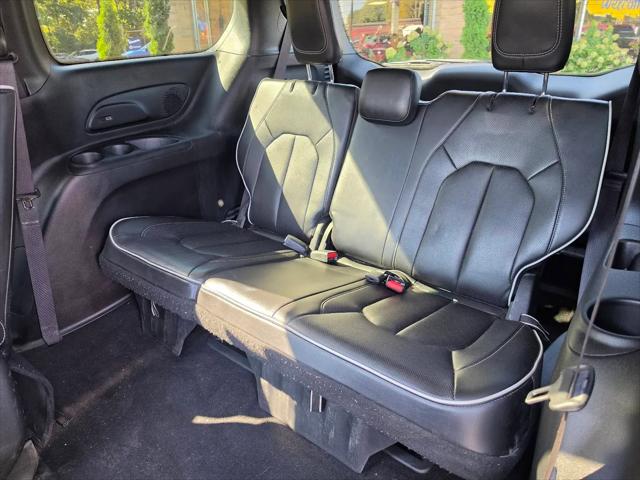 2024 Chrysler Pacifica Hybrid Premium S Appearance Pkg