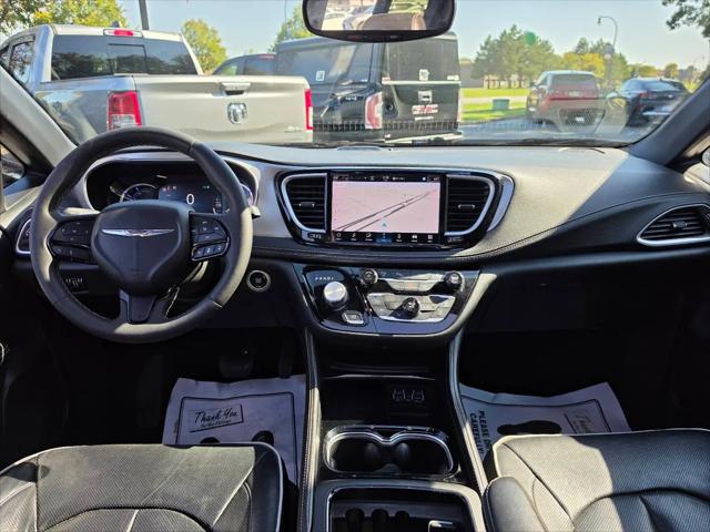 2024 Chrysler Pacifica Hybrid Premium S Appearance Pkg