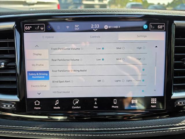 2024 Chrysler Pacifica Hybrid Premium S Appearance Pkg