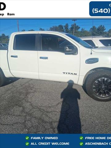 2017 Nissan TITAN SV