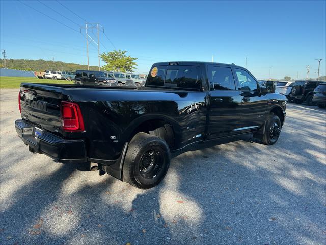 2025 RAM 3500 Laramie Crew Cab 4x4 8 Box