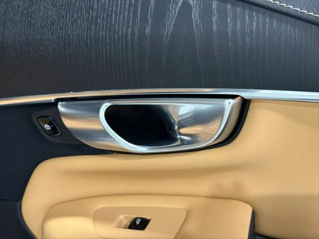 2021 Volvo XC90 T6 Inscription 7 Passenger