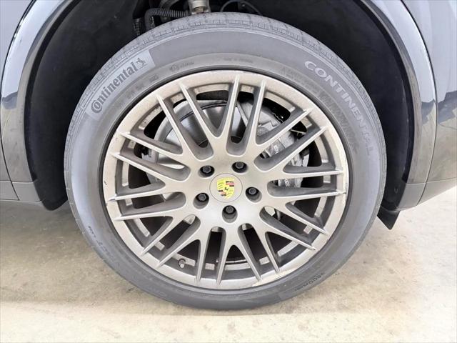 2017 Porsche Cayenne Platinum Edition