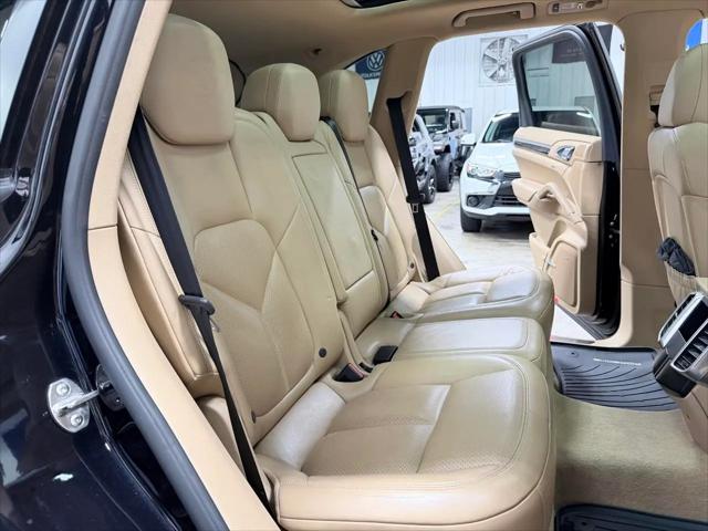2017 Porsche Cayenne Platinum Edition
