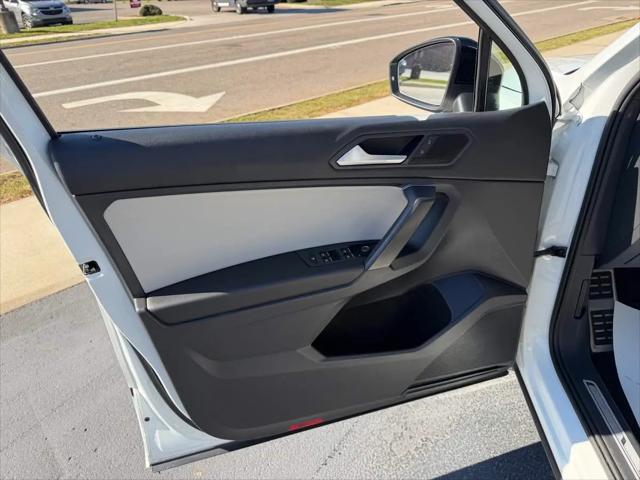 2021 Volkswagen Tiguan 2.0T SE R-Line Black