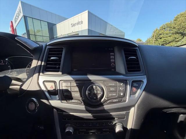 2019 Nissan Pathfinder SL