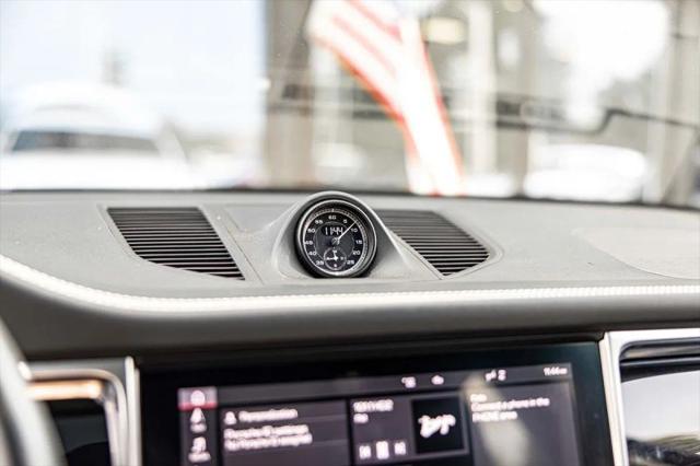 2023 Porsche Macan T